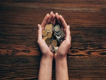 月薪万元却不敢吃麻辣烫，杨国福天价豆芽引发消费热议