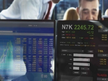 零食巨头面临困境，门店锐减、巨额亏损，未来发展何去何从？